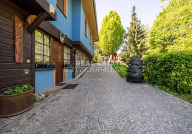 Na predaj 5-izbový dom, 297 m², Považská Bystrica, Moyzesova