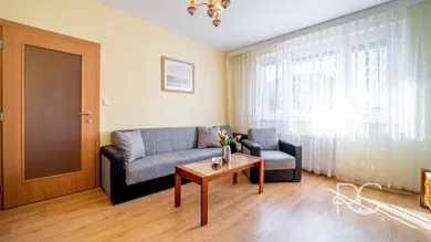 Na predaj 3-izbový byt, 61 m², Bratislava-Petržalka, Romanova