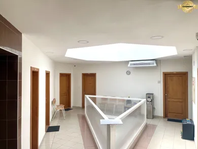 Комерційні приміщення в оренду, Bratislava-Nové Mesto · €240