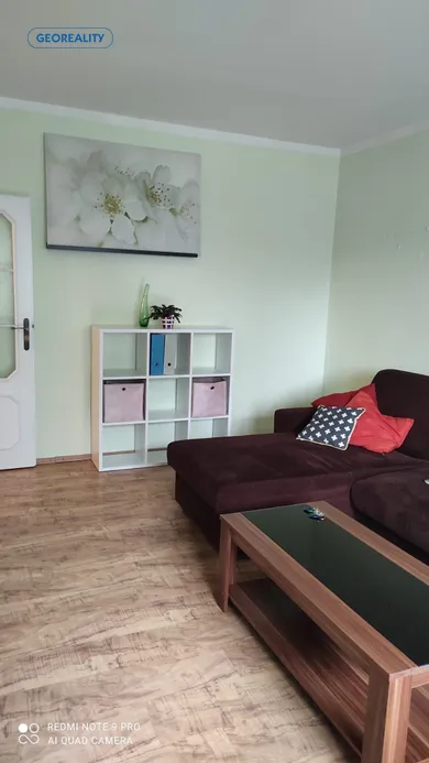 Na prenájom 3-izbový byt, 82 m², Levice, Perecká ul.