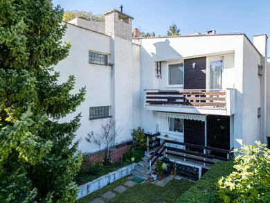 Na predaj 6-izbový dom, 50 m², Bratislava-Dúbravka, Jura Hronca