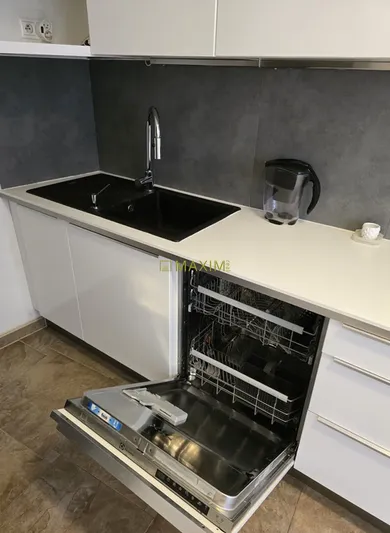 Na predaj 2-izbový byt, 95 m², Bratislava-Karlova Ves, Kresánkova