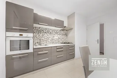Na predaj 2-izbový byt, 66 m², Bratislava-Staré Mesto, Karadžičova