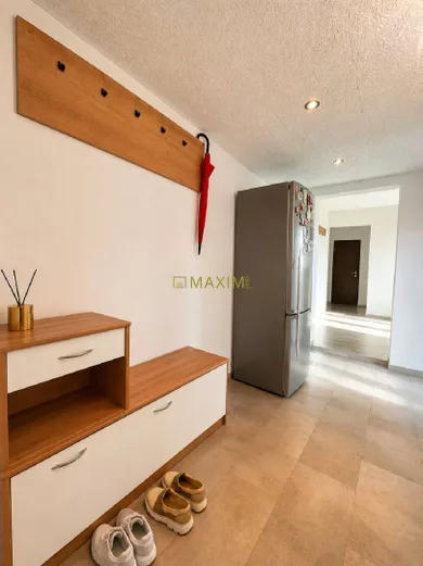 Na predaj 4-izbový byt, 80 m², Sekule