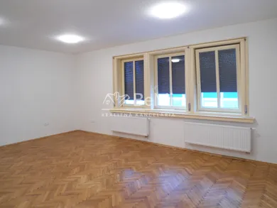 Na prenájom komerčné, 95 m², Nitra