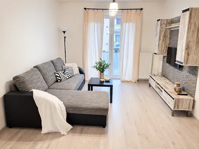Na prenájom 2-izbový byt, 55 m², Žilina, Hollého