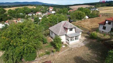 Na predaj 2-izbový dom, 94 m², Zlatníky