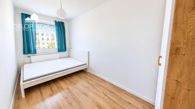 Na prenájom 3-izbový byt, 49 m², Bratislava-Karlova Ves