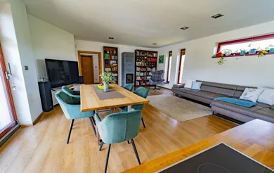 Na predaj 6-izbový dom, 155 m², Malinovo, Viničná