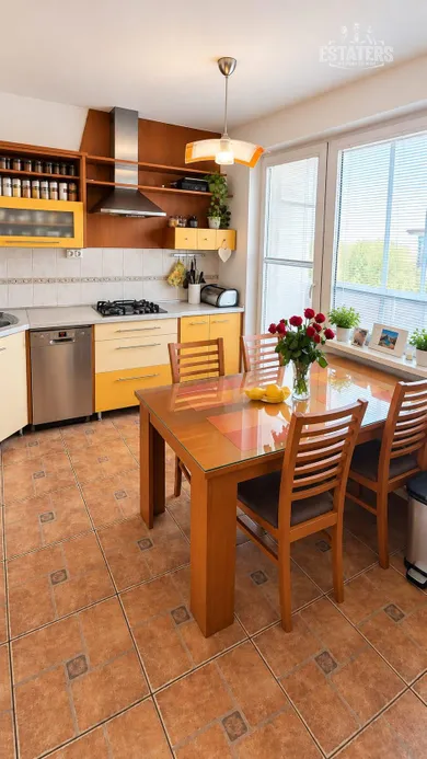 Na predaj 3-izbový byt, 78 m², Michalovce, Jána Hollého