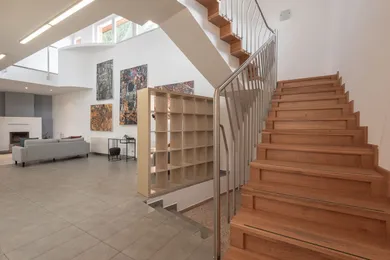 Na prenájom 6-izbový dom, 235 m², Bratislava-Nové Mesto, Čremchová