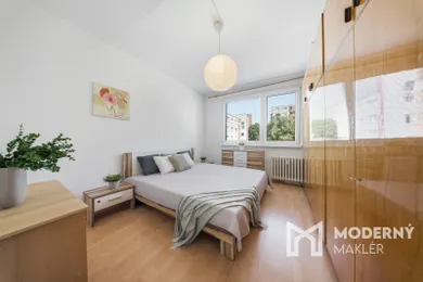 Квартири на продаж, 3-кімнатні, Bratislava-Dúbravka · €249 999