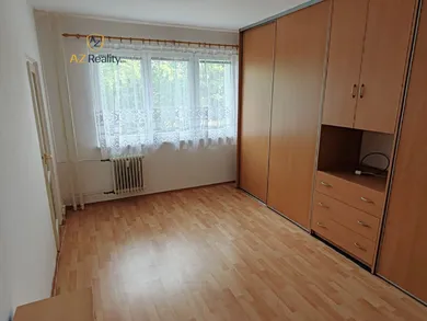 Na predaj 3-izbový byt, 64 m², Komárno, Košická