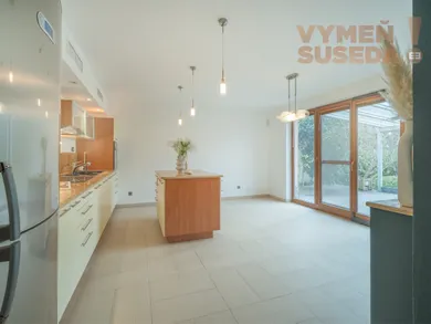 Na predaj 5-izbový dom, 114 m², Stupava