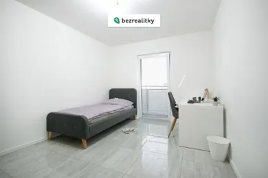 Na prenájom 3-izbový byt, 65 m², Bratislava-Nové Mesto
