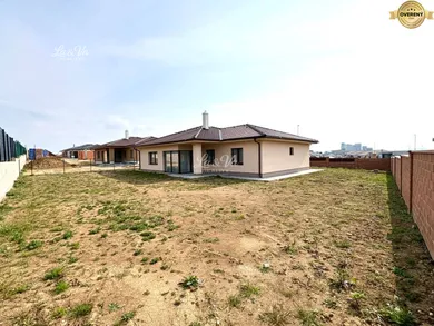 Domy na sprzedaż, 4-pokojowe, Lužianky · €419 000