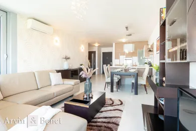 Na predaj 2-izbový byt, 66 m², Bratislava-Nové Mesto, Bajkalská