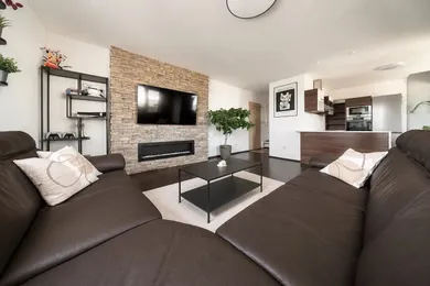 Квартири на продаж, 3-кімнатні, Bratislava-Nové Mesto · €349 900