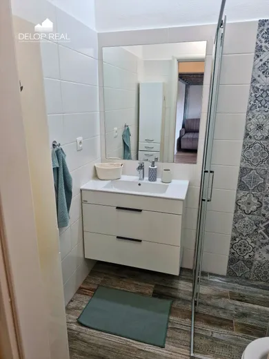 Na prenájom 1-izbový byt, 37 m², Bratislava-Staré Mesto, Gunduličova