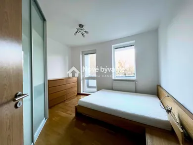Na prenájom 2-izbový byt, 43 m², Bratislava-Nové Mesto, Sliačska