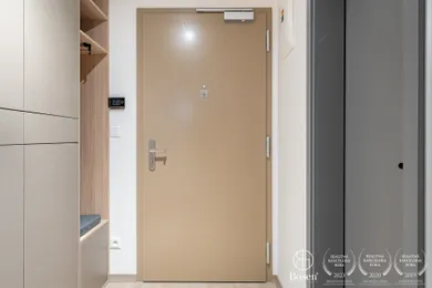 Na prenájom 2-izbový byt, 43 m², Bratislava-Staré Mesto, Bottova