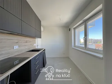 Na predaj 2-izbový byt, 48 m², Lučenec, Ulica V. V. Majakovského