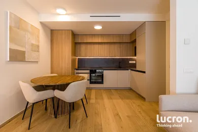 Na prenájom 3-izbový byt, 67 m², Bratislava-Staré Mesto, Floriánska