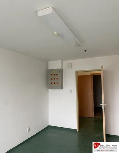 Na prenájom komerčné, Bratislava-Petržalka, Kopčianska