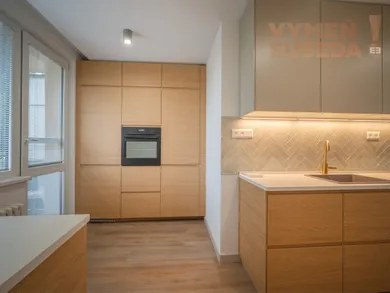 Na predaj 3-izbový byt, 90 m², Piešťany, Bratislavská