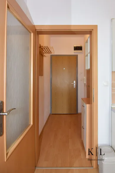 Na prenájom 2-izbový byt, 41 m², Trenčín, Východná