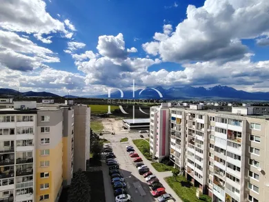Na predaj 3-izbový byt, 75 m², Poprad, -