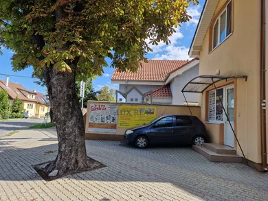 Kiadó kereskedelmi ingatlanok, Senec · €690