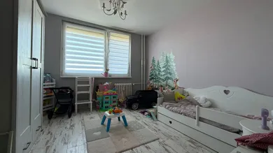 Na predaj 3-izbový byt, 69 m², Levice