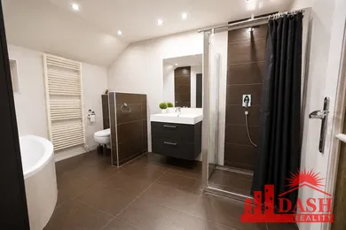 Na predaj 7-izbový dom, 250 m², Drietoma