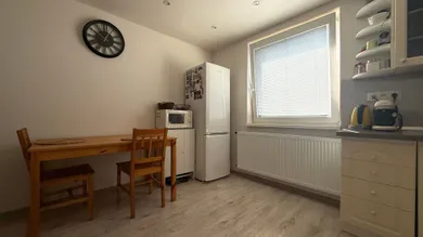 Na prenájom 2-izbový byt, 59 m², Levice, Tyršova ul.