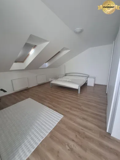 Na predaj 4-izbový dom, Nové Zámky