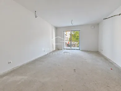 Na predaj 3-izbový byt, 73 m², Komárno