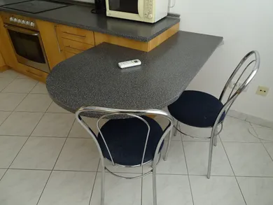 Na prenájom 2-izbový byt, 60 m², Bratislava-Ružinov, Miletičova