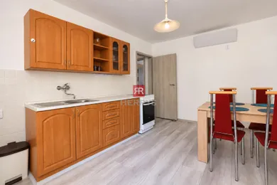 Na prenájom 2-izbový byt, 64 m², Bratislava-Staré Mesto, Lužická