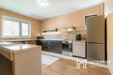 Na predaj dom, 237 m², Oščadnica