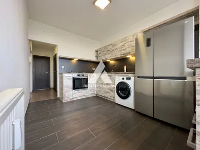 Na predaj 4-izbový byt, 88 m², Bratislava-Petržalka, Röntgenova