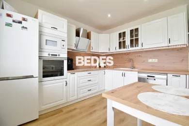 Na predaj 3-izbový byt, 75 m², Handlová