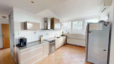 Na predaj 5-izbový byt, 210 m², Bratislava-Ružinov, Košická