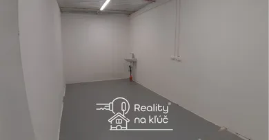 Na prenájom komerčné, 93 m², Nové Zámky, Gúgska