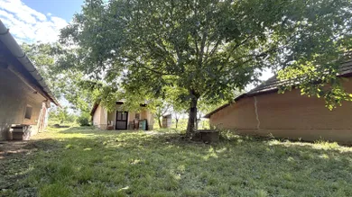 Na predaj rekreačný dom, 353 m², Čechynce, Vinohradská cesta