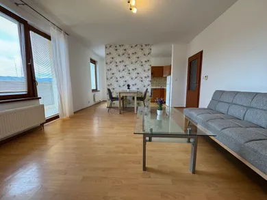 Mieszkania na wynajem, 2-pokojowe, Piešťany · €500