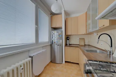 Mieszkania na wynajem, 2-pokojowe, Bratislava-Vrakuňa · €570