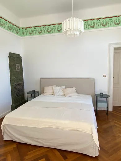 Na prenájom 3-izbový byt, 118 m², Bratislava-Staré Mesto, Vlčkova