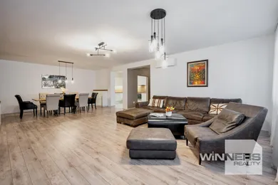 Na predaj 4-izbový byt, 167 m², Bratislava-Staré Mesto, Zámocká