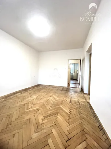 Na predaj 3-izbový byt, 64 m², Komárno